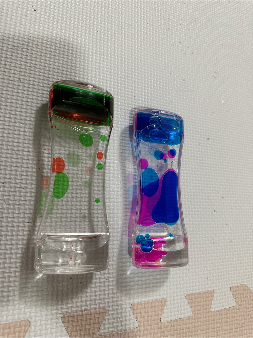 Clear Liquid Motion Timer Fidget Toy - Green & Blue